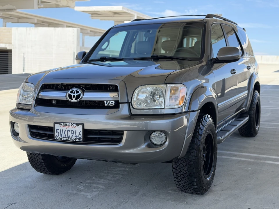 2006 Toyota Sequoia 1st Gen - Image 8 of 31