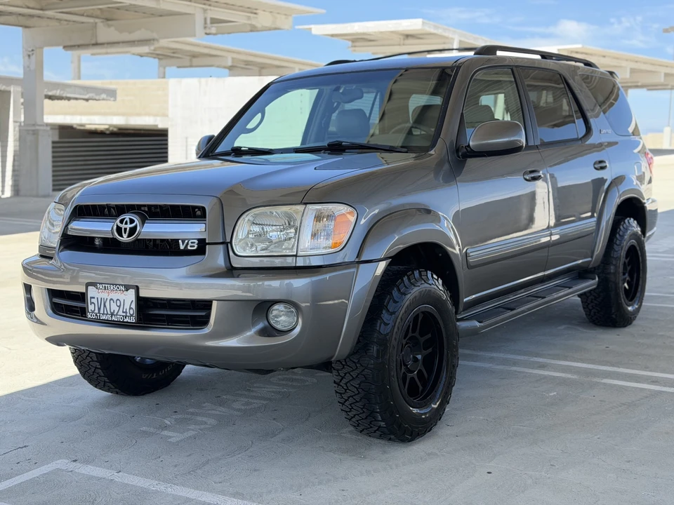 2006 Toyota Sequoia 1st Gen - Image 13 of 31