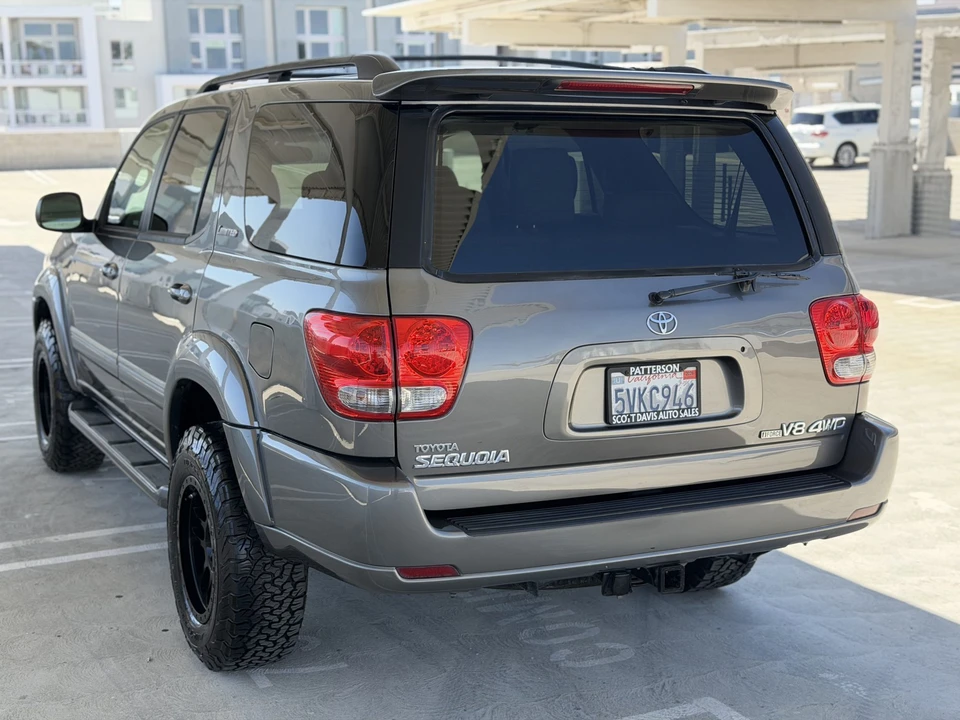 2006 Toyota Sequoia 1st Gen - Image 24 of 31
