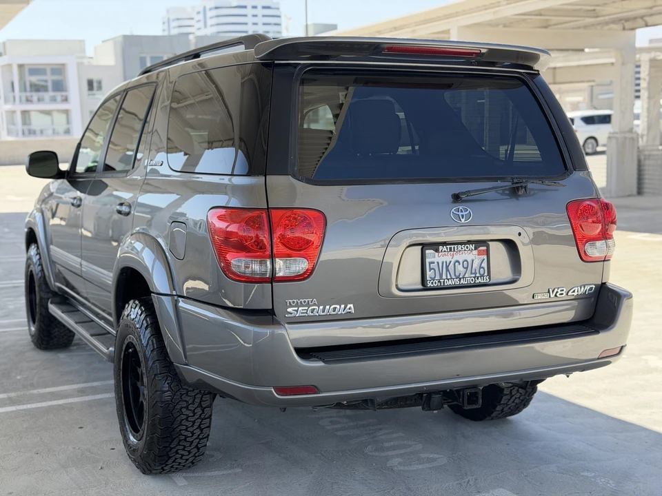 2006 Toyota Sequoia 1st Gen - Image 25 of 31