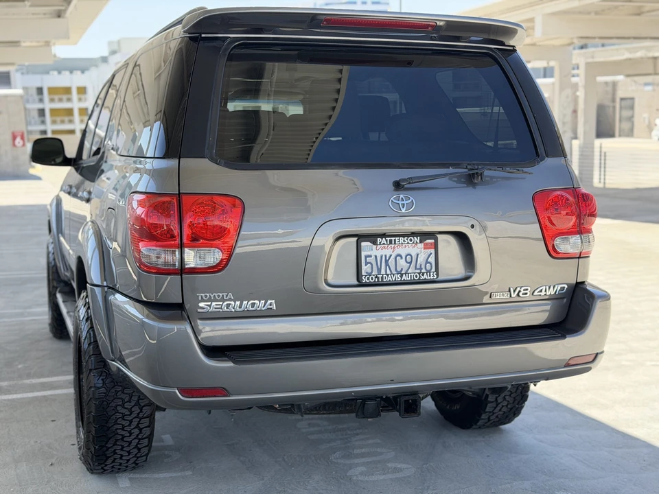 2006 Toyota Sequoia 1st Gen - Image 29 of 31