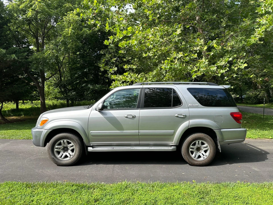 2006 Toyota Sequoia 1st Gen - Image 10 of 31