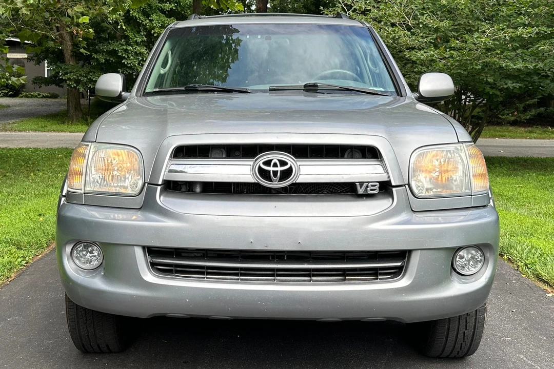2006 Toyota Sequoia 1st Gen - Image 2 of 31