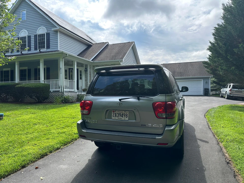 2006 Toyota Sequoia 1st Gen - Image 11 of 31