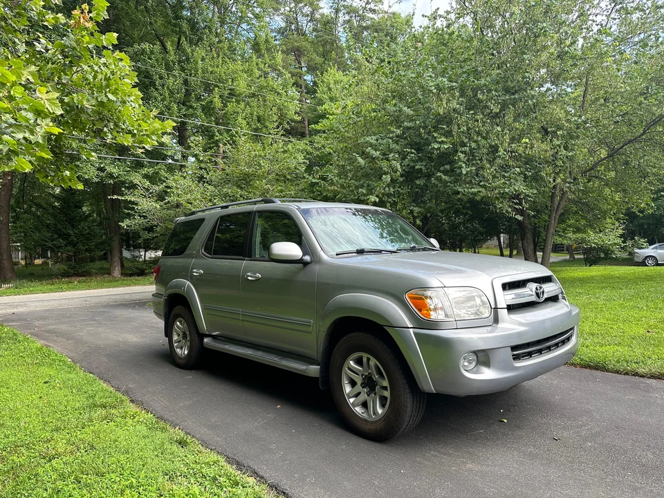 2006 Toyota Sequoia 1st Gen - Image 14 of 31