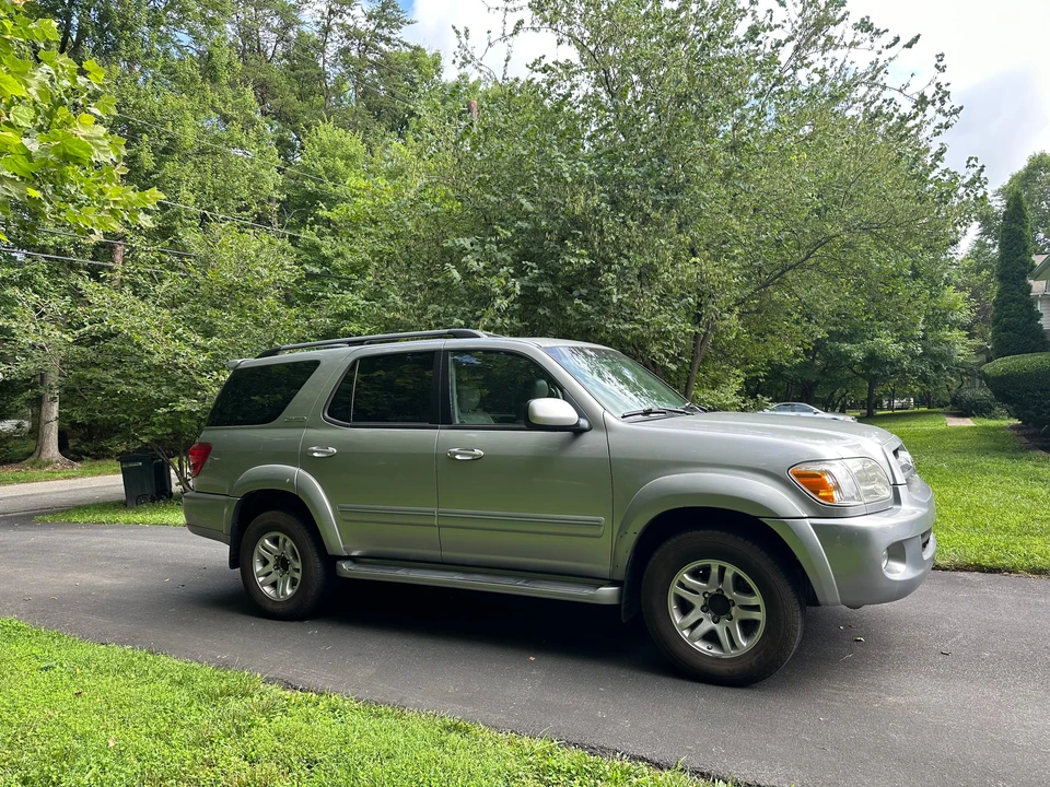 2006 Toyota Sequoia 1st Gen - Image 13 of 31