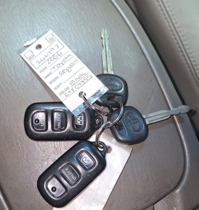 2006 Toyota Sequoia 1st Gen - Image 13 of 13