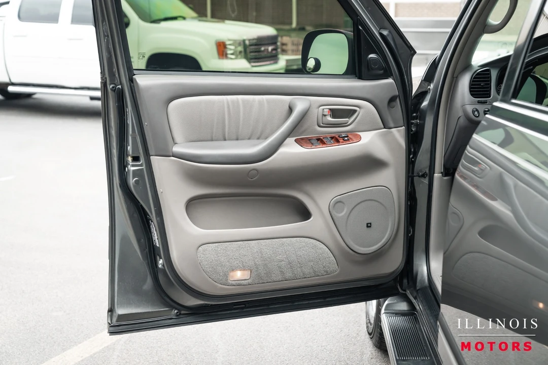 2006 Toyota Sequoia 1st Gen - Image 18 of 21