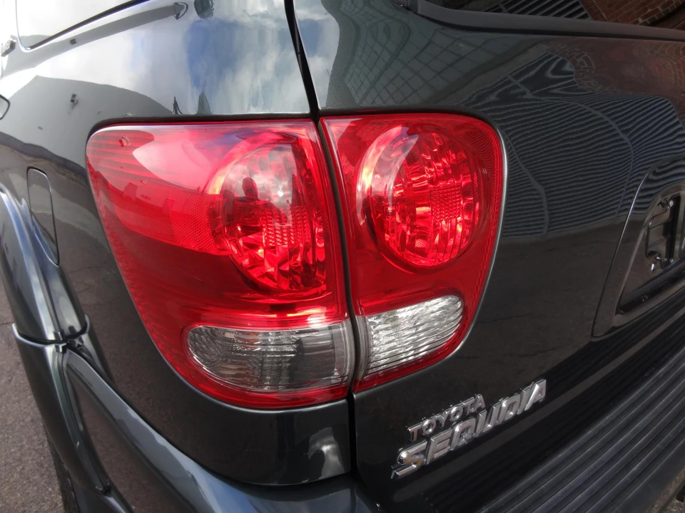 2006 Toyota Sequoia 1st Gen - Image 30 of 31
