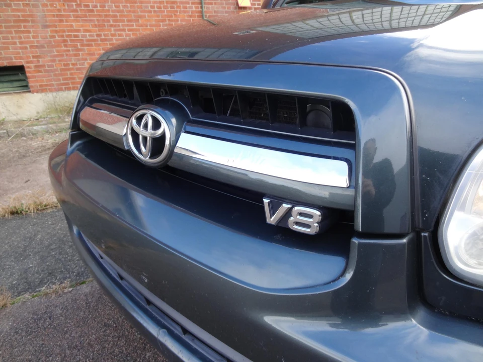 2006 Toyota Sequoia 1st Gen - Image 25 of 31