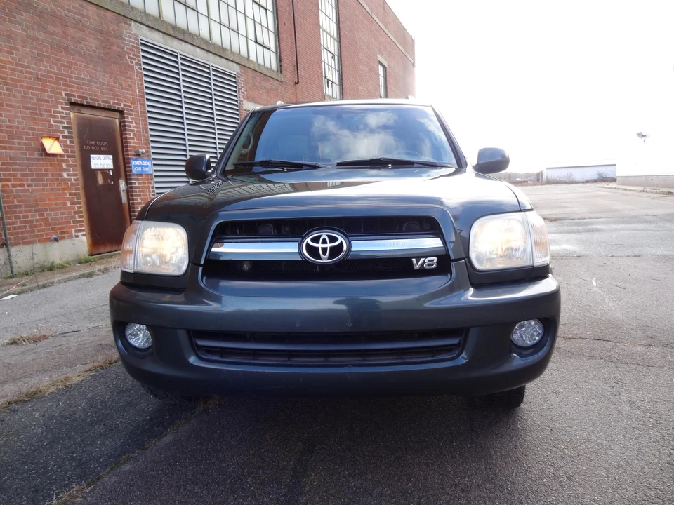 2006 Toyota Sequoia 1st Gen - Image 8 of 31