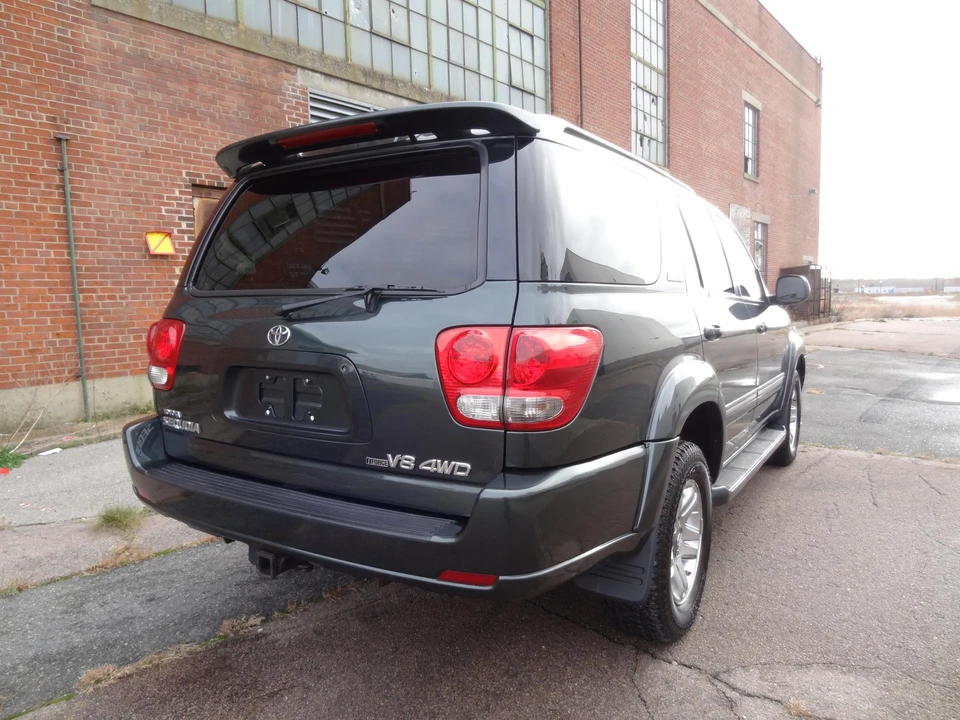 2006 Toyota Sequoia 1st Gen - Image 13 of 31