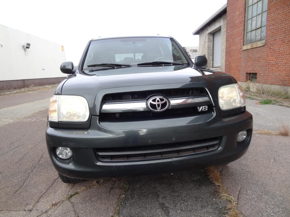2006 Toyota Sequoia 1st Gen - Image 22 of 31