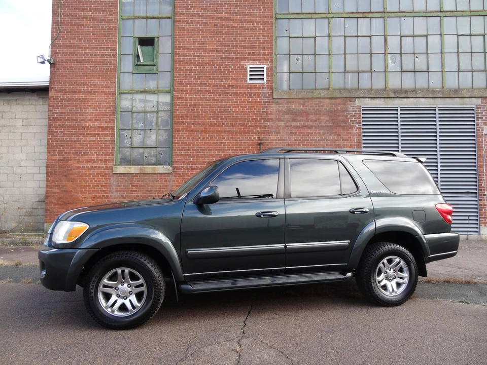 2006 Toyota Sequoia 1st Gen - Image 10 of 31