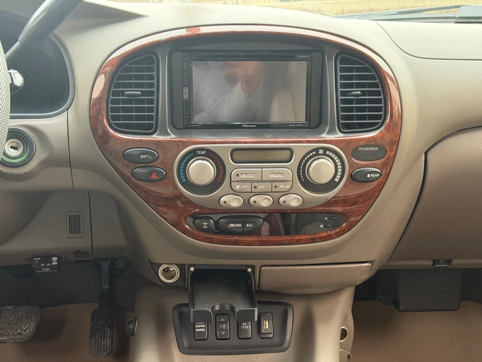 2006 Toyota Sequoia 1st Gen - Image 7 of 12