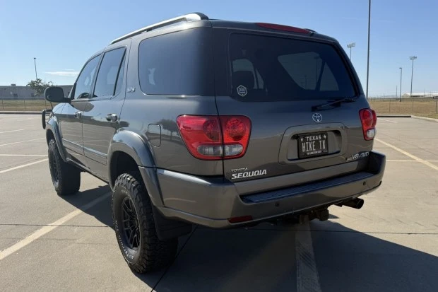 2006 Toyota Sequoia 1st Gen - Image 2 of 7