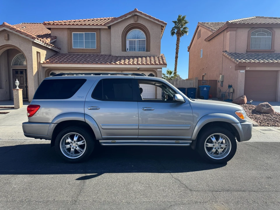 2006 Toyota Sequoia 1st Gen - Image 13 of 31