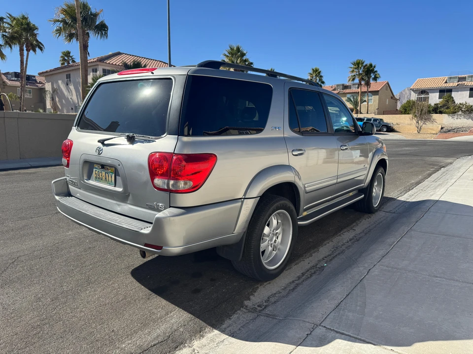 2006 Toyota Sequoia 1st Gen - Image 12 of 31