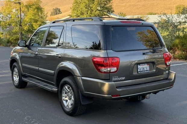 2006 Toyota Sequoia 1st Gen - Image 2 of 7