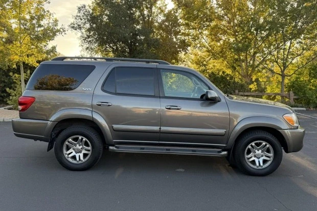 2006 Toyota Sequoia 1st Gen - Image 3 of 7