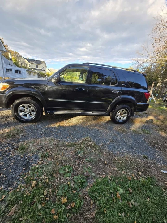 2006 Toyota Sequoia 1st Gen - Image 8 of 19