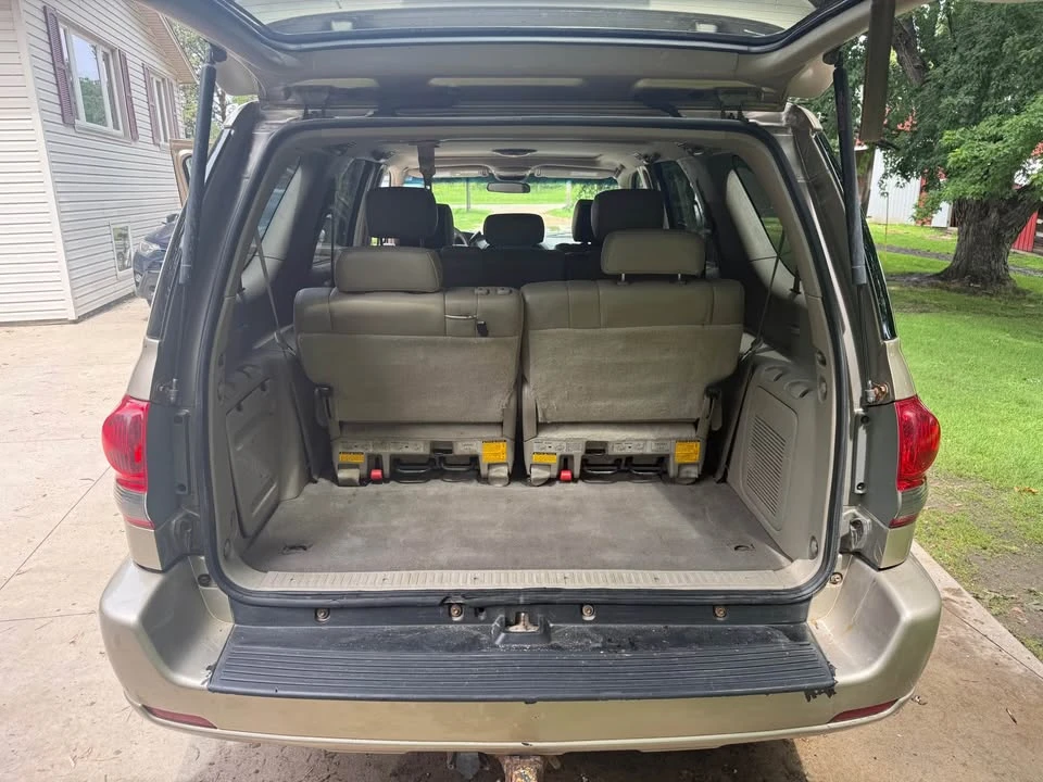 2006 Toyota Sequoia 1st Gen - Image 9 of 12