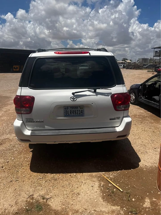 2006 Toyota Sequoia 1st Gen - Image 4 of 8