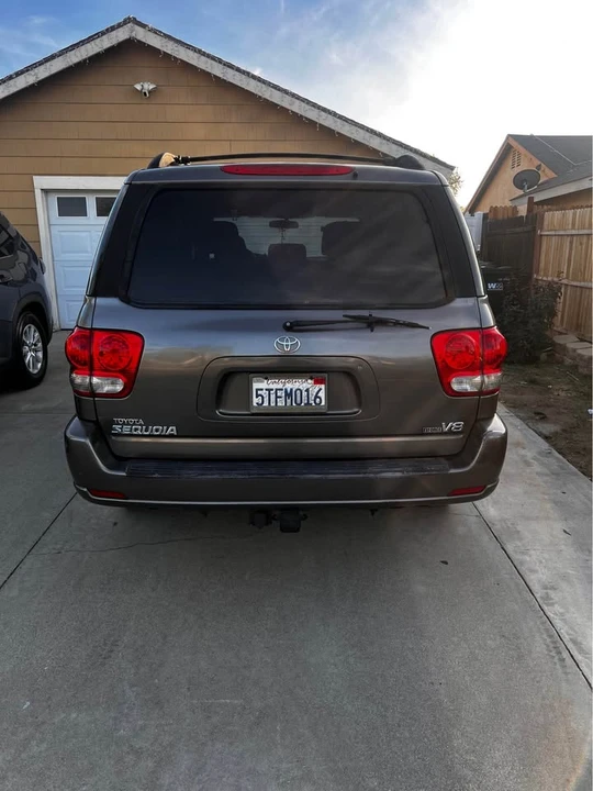 2006 Toyota Sequoia 1st Gen - Image 7 of 14
