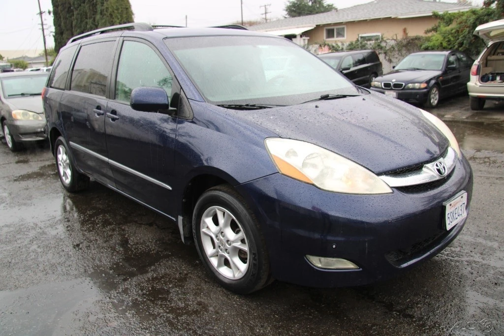 2006 Toyota Sienna 2nd Gen - Image 8 of 21