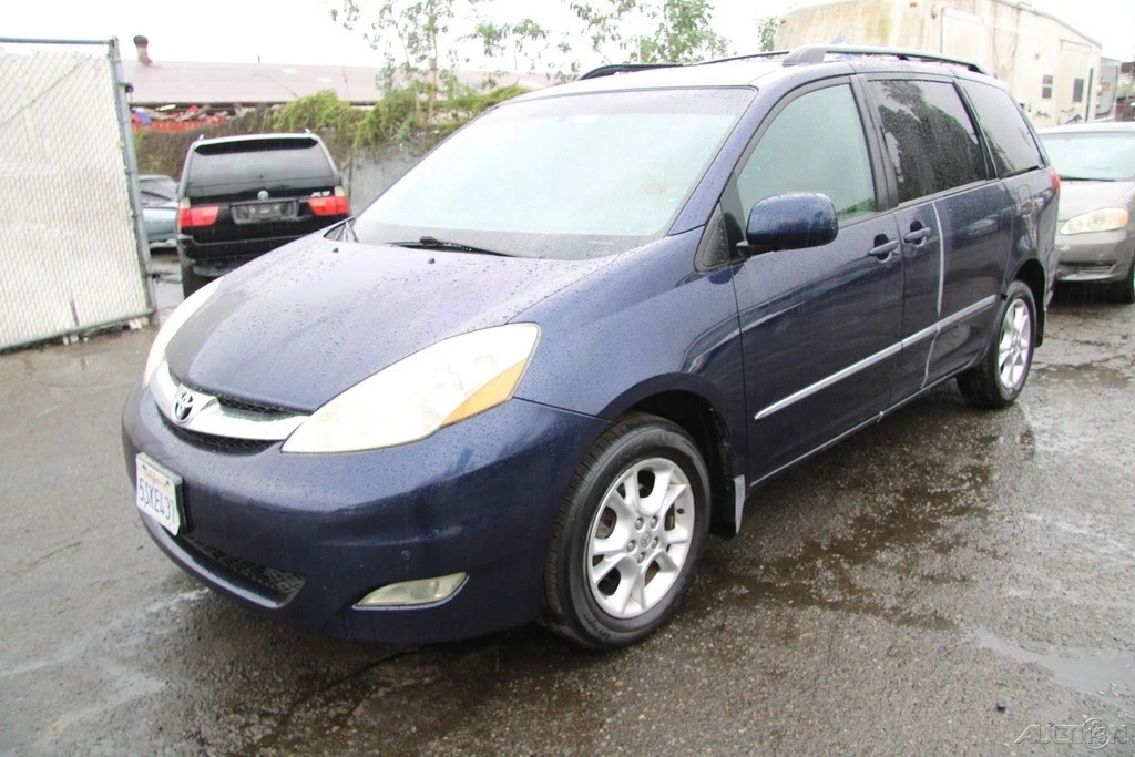 2006 Toyota Sienna 2nd Gen - Image 2 of 21