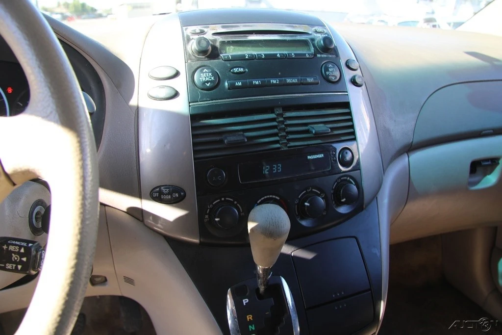 2006 Toyota Sienna 2nd Gen - Image 16 of 21