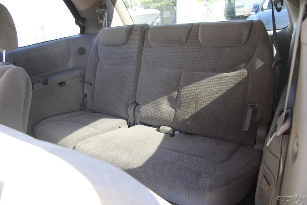 2006 Toyota Sienna 2nd Gen - Image 19 of 21