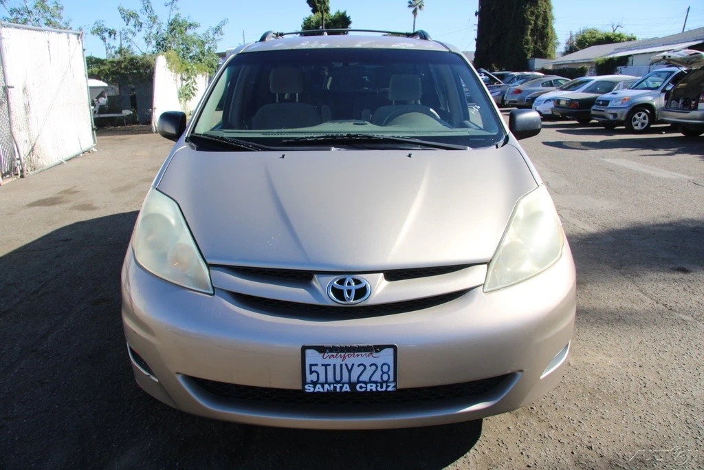2006 Toyota Sienna 2nd Gen - Image 9 of 21