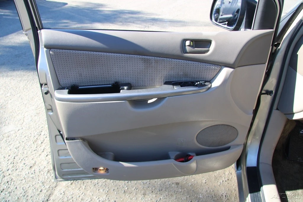 2006 Toyota Sienna 2nd Gen - Image 11 of 21