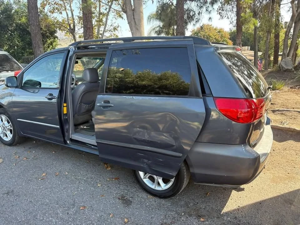 2006 Toyota Sienna 2nd Gen - Image 3 of 5