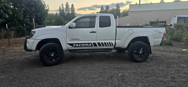 2006 Toyota Tacoma Access Cab TRD Off-Road Pickup 4D 6 ft