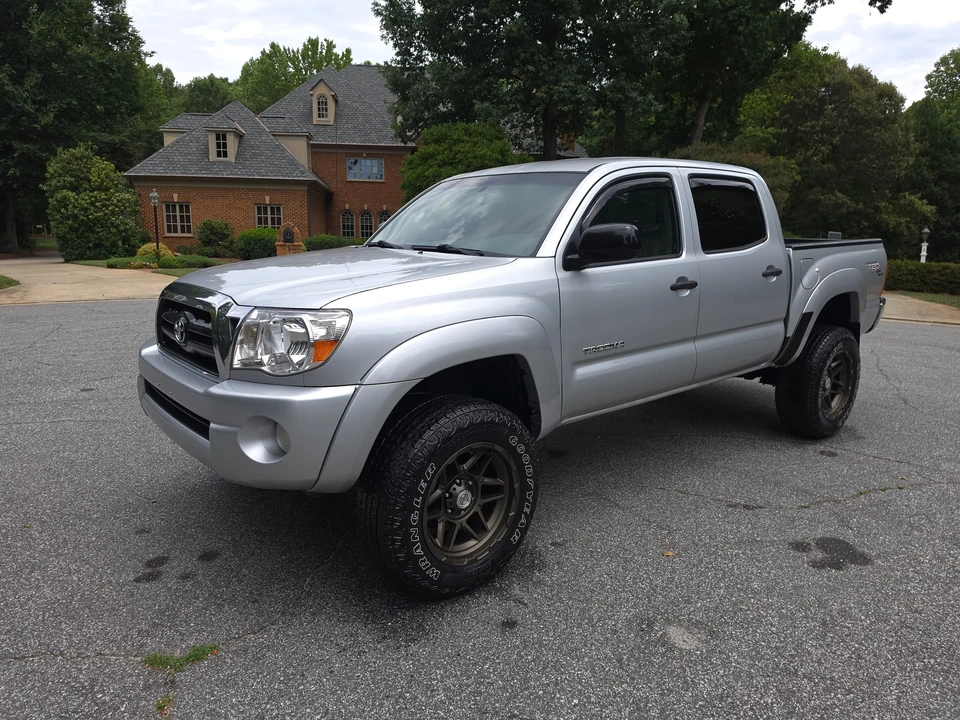 2006 Toyota Tacoma 2nd Gen - Image 2 of 31