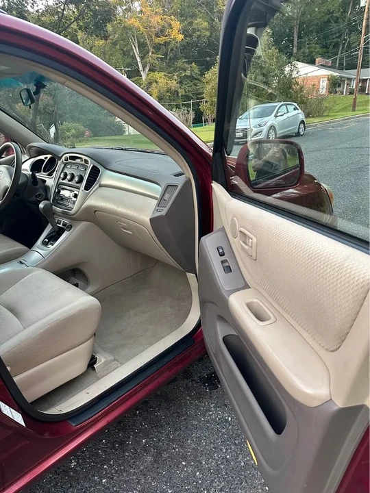 2006 Toyota Highlander - Image 10 of 16