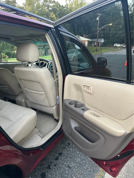 2006 Toyota Highlander - Image 12 of 16