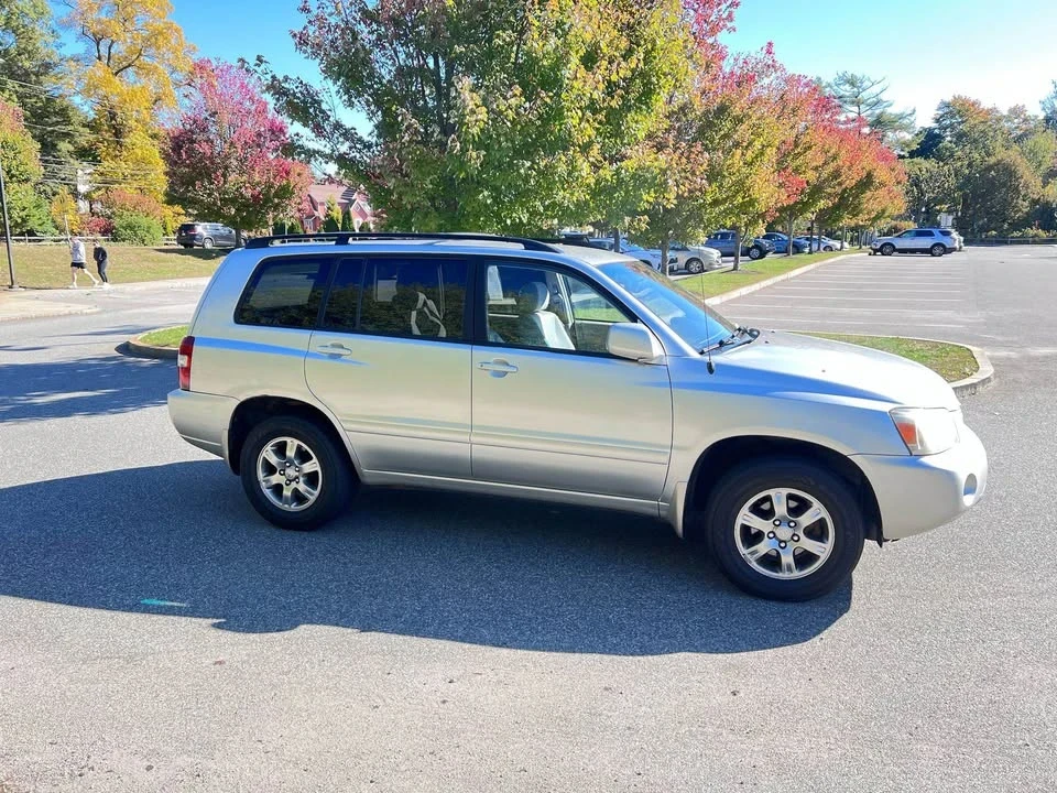 2006 Toyota Highlander - Image 2 of 13