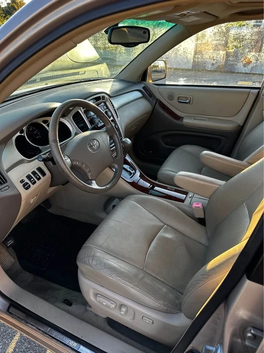 2006 Toyota Highlander - Image 10 of 12