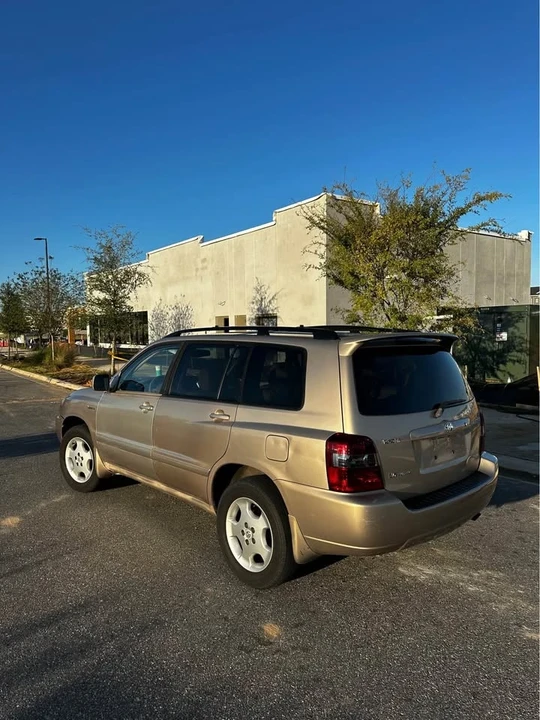 2006 Toyota Highlander - Image 8 of 12
