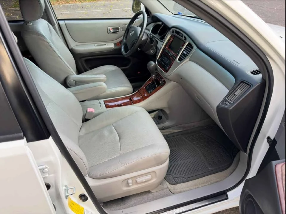 2006 Toyota Highlander - Image 9 of 18
