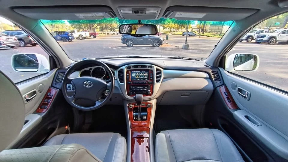 2006 Toyota Highlander - Image 8 of 18