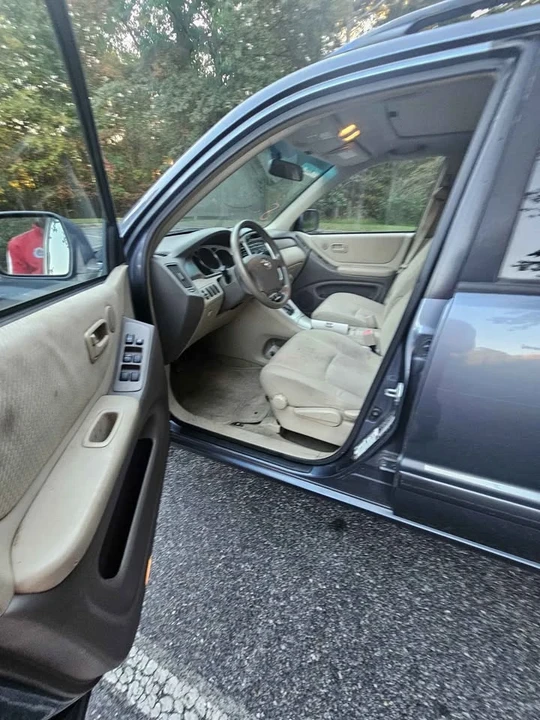 2006 Toyota Highlander - Image 11 of 19