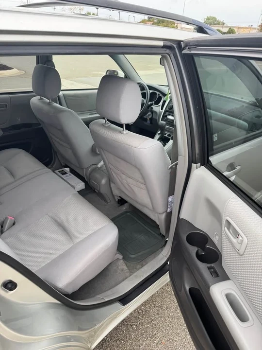 2006 Toyota Highlander - Image 10 of 16