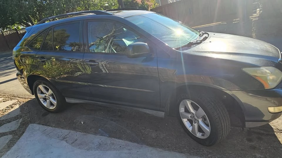 2006 Lexus RX 2nd Gen - Image 3 of 11