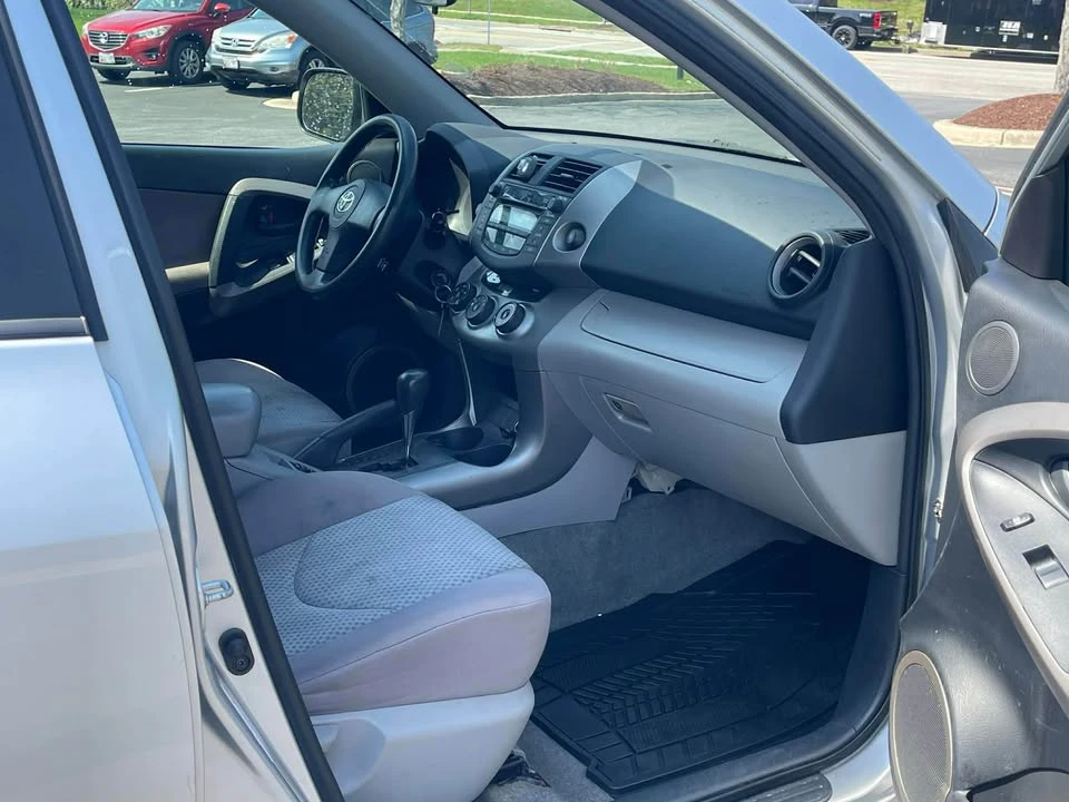 2006 Toyota RAV4 3rd Gen - Image 6 of 7