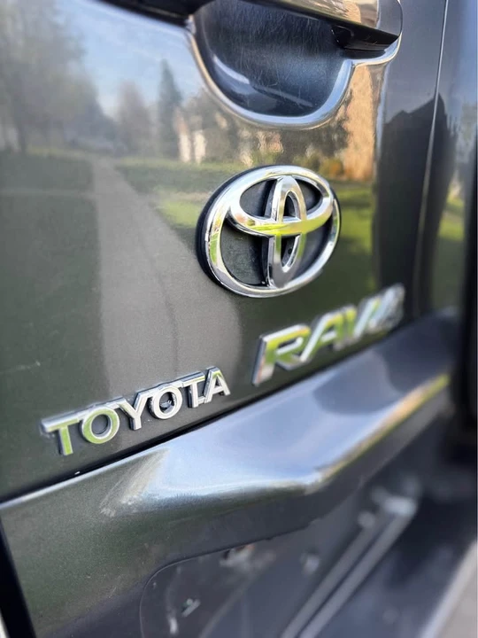 2006 Toyota RAV4 3rd Gen - Image 10 of 11