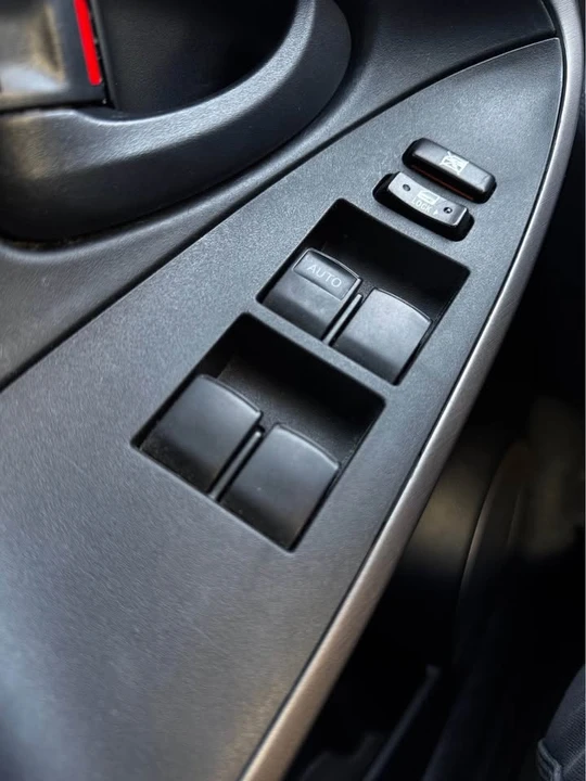 2006 Toyota RAV4 3rd Gen - Image 9 of 11